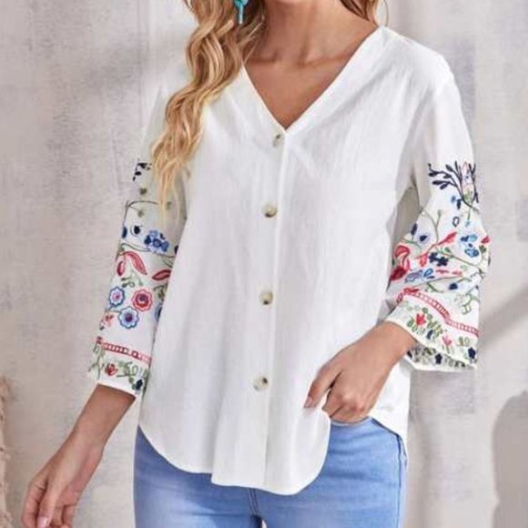 Tops - Floral Embroidery Blouse